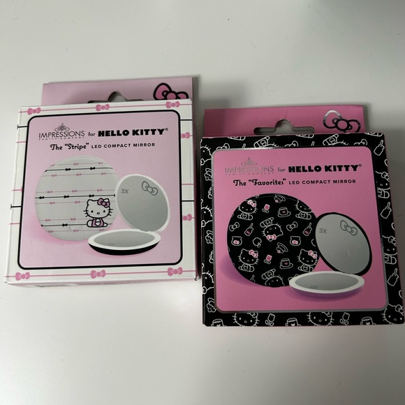 Hello Kitty - The “Stripe” LED COMPACT MIRROR 🎀 - Picture 1 of 5